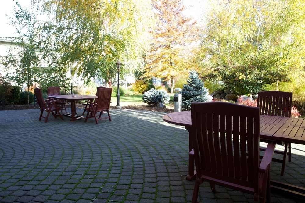 Plaza Inn & Suites At Ashland Creek Exterior foto
